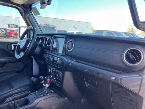 Used 2023 Jeep Wrangler Unlimited Rubicon 4xe w/ Cold Weather Group AWD/4WD image 25