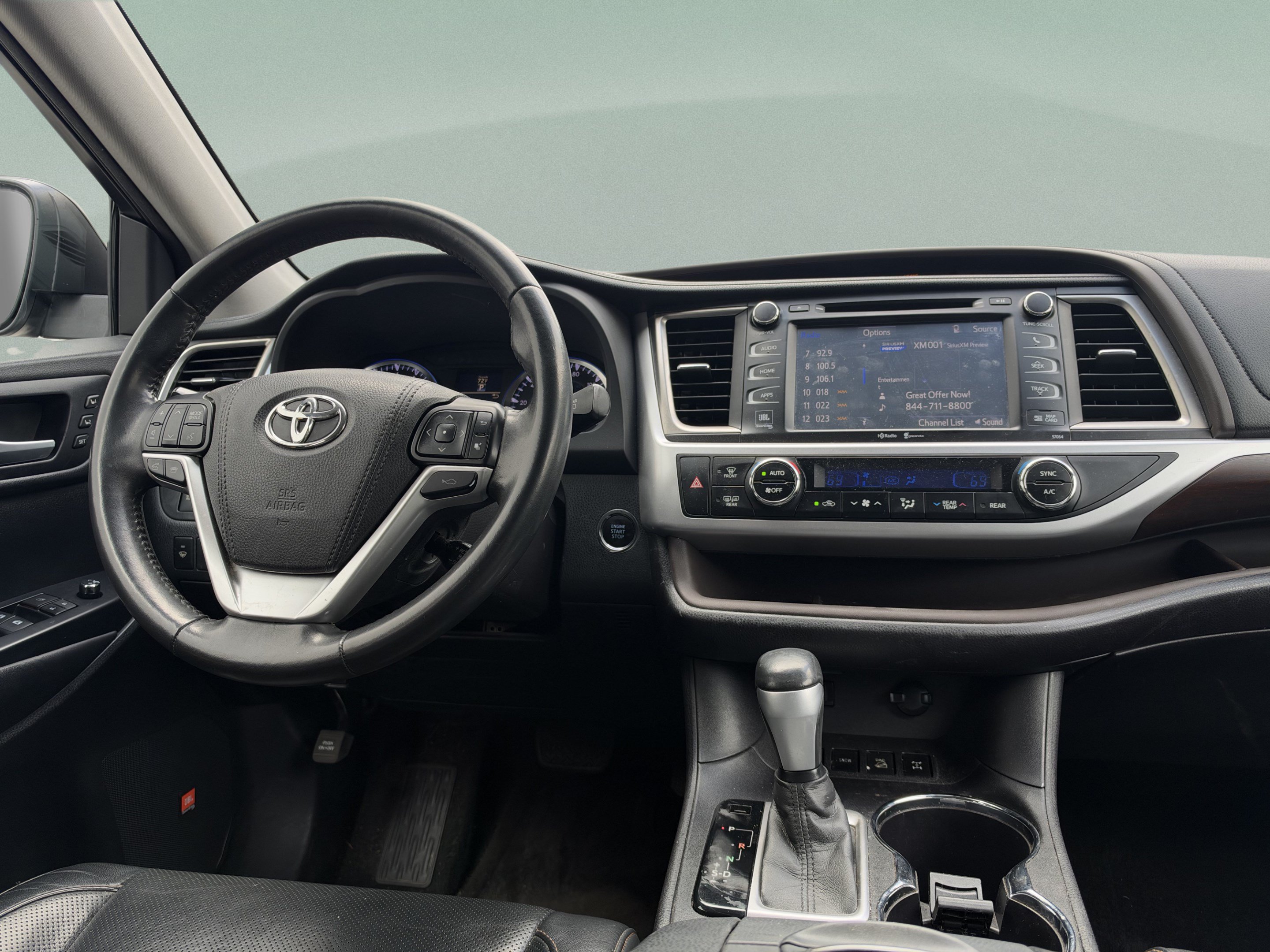Used 2015 Toyota Highlander Limited w/ Driver Technology Package AWD/4WD image 7