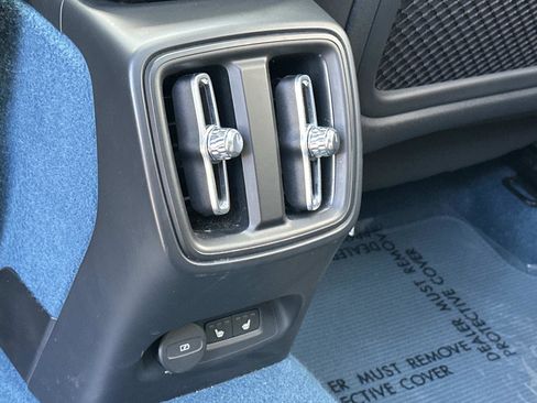 Certified 2023 Volvo XC40 Recharge Plus image 22