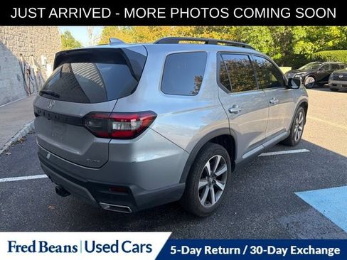 Used 2025 Honda Pilot Elite image 7