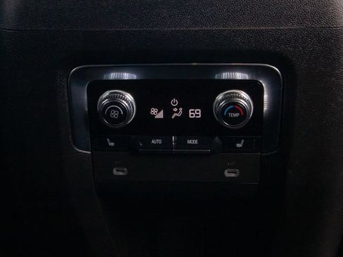 Used 2023 GMC Yukon XL Denali AWD/4WD image 22