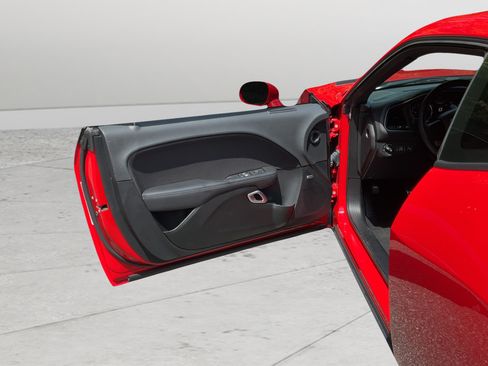 Used 2022 Dodge Challenger R/T Scat Pack RWD image 12