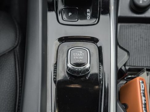 Certified 2023 Volvo XC60 B5 Plus w/ Climate Package AWD/4WD image 25