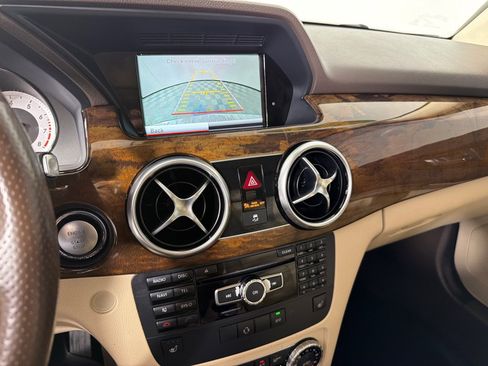 Used 2015 Mercedes-Benz GLK 350 2WD w/ Premium 1 Package image 14