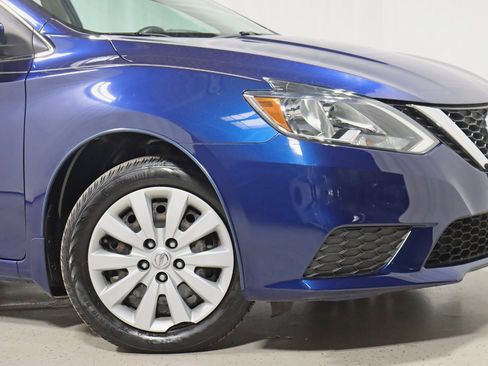 Used 2017 Nissan Sentra S image 5