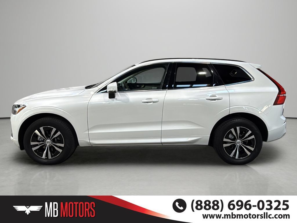 Used 2023 Volvo XC60 B5 Core AWD/4WD image 2