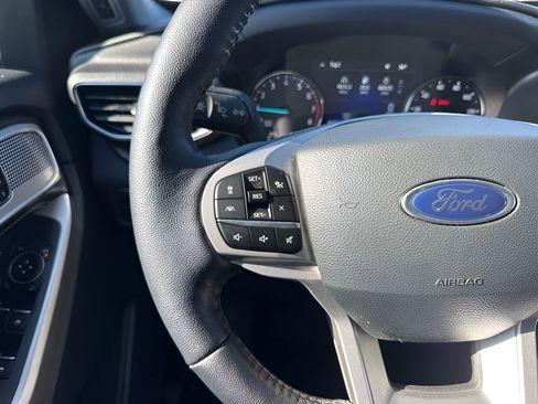 Used 2022 Ford Explorer Limited w/ Equipment Group 301A image 18