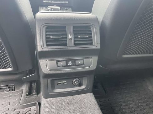 Used 2022 Audi Q5 2.0T Premium w/ Convenience Package AWD/4WD image 14