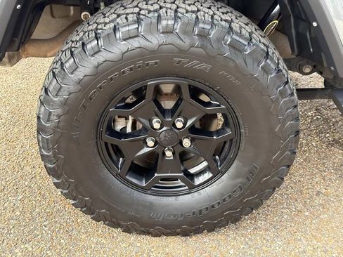 Used 2021 Jeep Gladiator Sport AWD/4WD image 5