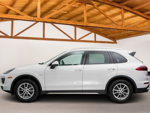 Used 2015 Porsche Cayenne Diesel AWD/4WD image 2