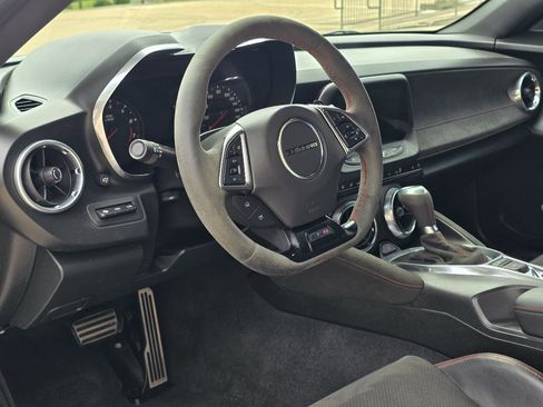 Used 2018 Chevrolet Camaro ZL1 RWD image 9