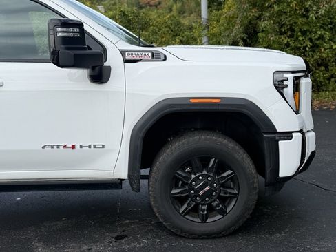 Used 2024 GMC Sierra 3500 AT4 w/ AT4 Premium Plus Package image 10