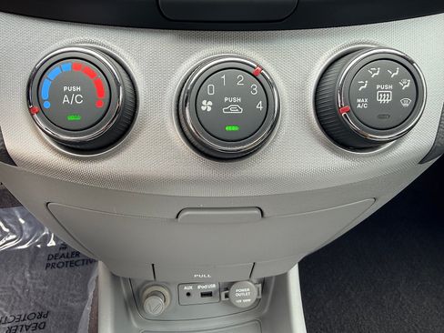 Used 2009 Hyundai Elantra GLS FWD image 21