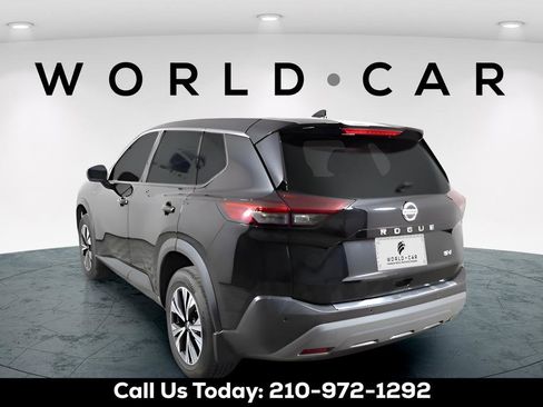Used 2021 Nissan Rogue SV image 5