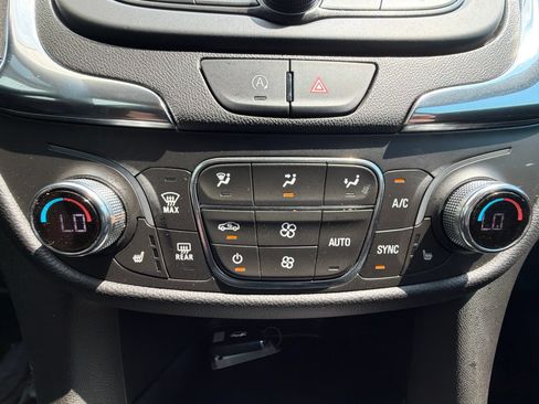 Used 2022 Chevrolet Equinox LT AWD/4WD image 21