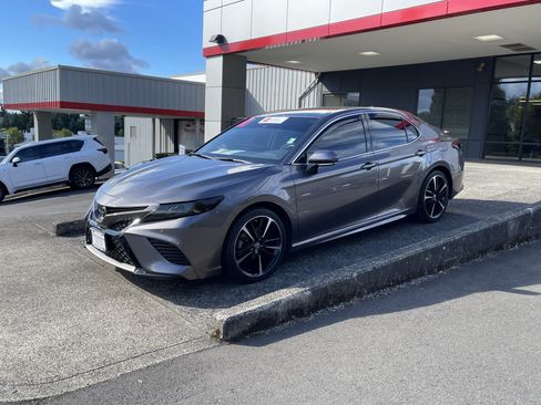 Certified 2019 Toyota Camry XSE FWD image 4