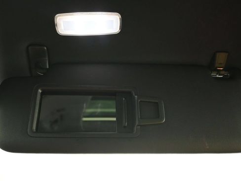 Certified 2026 Porsche Macan AWD/4WD image 26