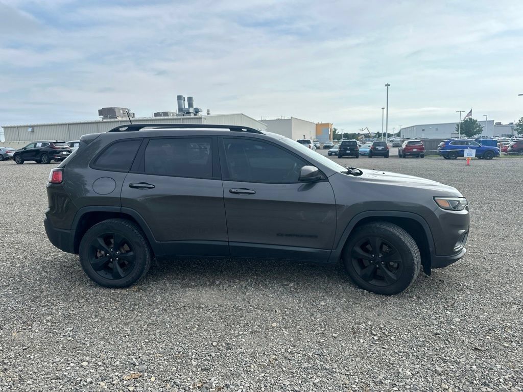 Used 2019 Jeep Cherokee Latitude Plus AWD/4WD image 11