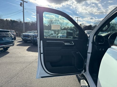 New 2026 GMC Sierra 2500 SLT w/ SLT Premium Package image 17