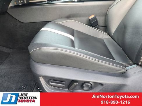 Used 2025 Toyota Camry SE FWD image 24