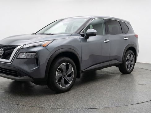 Used 2025 Nissan Rogue SV FWD image 3