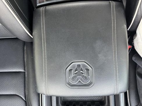 Used 2025 RAM 1500 Laramie image 24