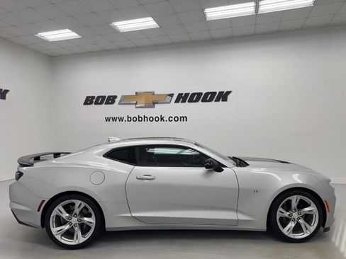 Used 2019 Chevrolet Camaro SS image 4