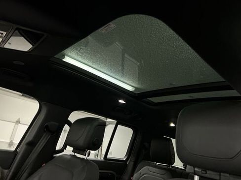 Used 2023 Land Rover Defender 130 X image 19