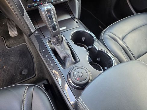 Used 2017 Ford Explorer Platinum image 23