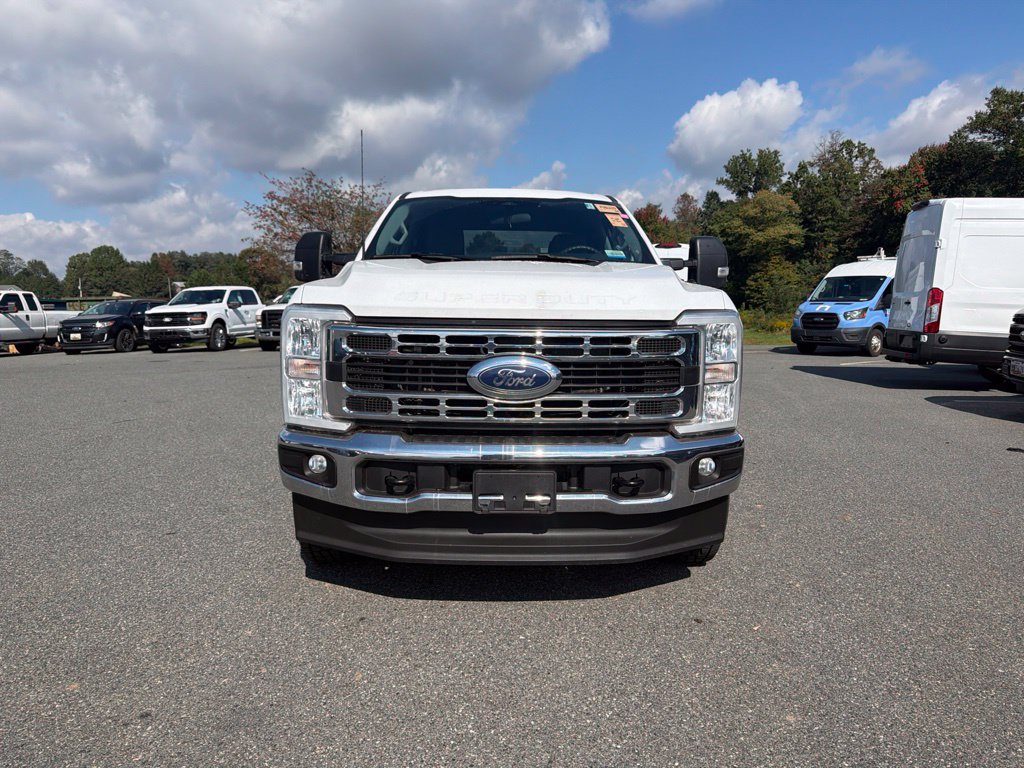 Used 2025 Ford F350 XLT w/ FX4 Off-Road Package AWD/4WD image 2