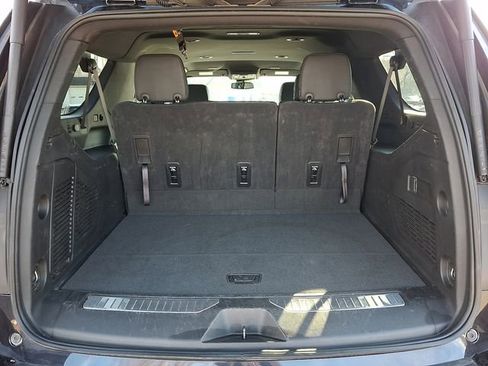 Used 2025 Chevrolet Suburban Z71 image 31