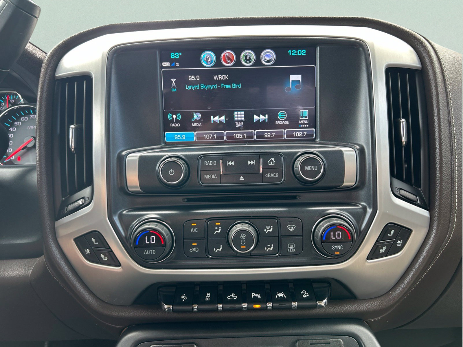 Used 2018 GMC Sierra 1500 SLT AWD/4WD image 17