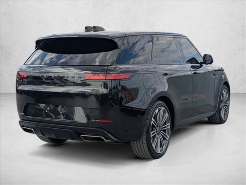 Used 2024 Land Rover Range Rover Sport Dynamic SE AWD/4WD image 5