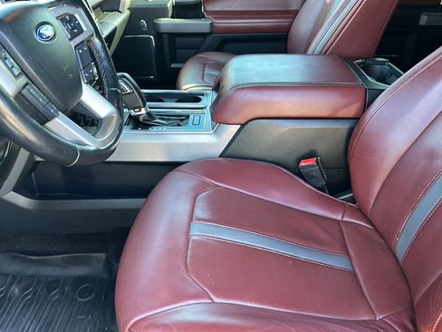 Used 2018 Ford F150 Platinum w/ Equipment Group 701A Luxury image 13