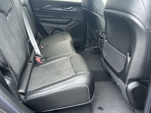 New 2025 Jeep Grand Cherokee Altitude image 17