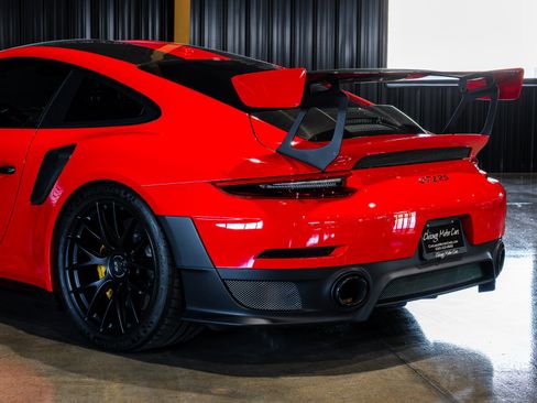 Used 2018 Porsche 911 GT2 RS RWD image 9