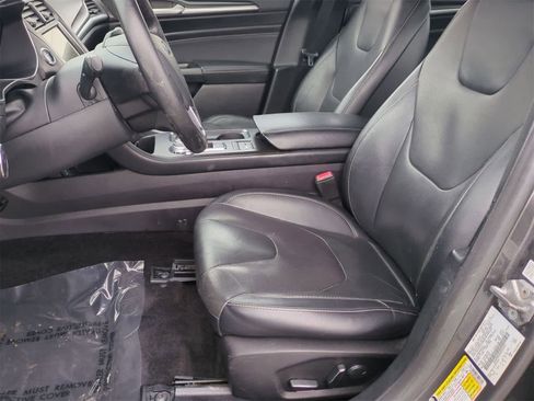 Used 2017 Ford Fusion Titanium image 15