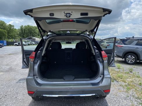 Used 2018 Nissan Rogue SV FWD image 17