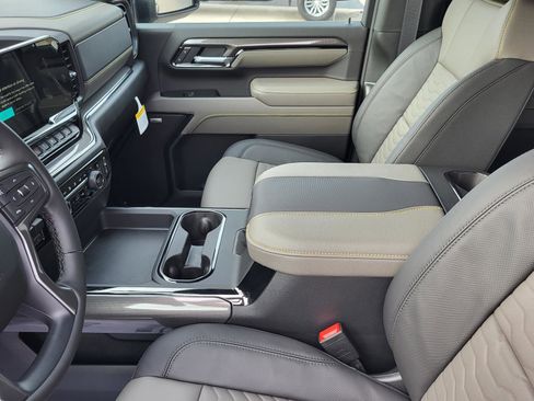 New 2026 Chevrolet Silverado 2500 ZR2 AWD/4WD image 18