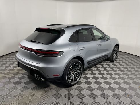 Certified 2026 Porsche Macan AWD/4WD image 7