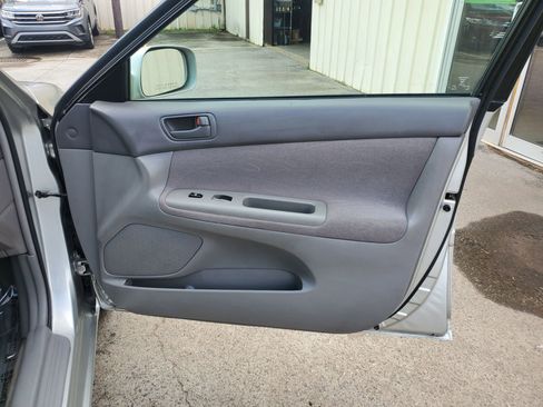 Used 2021 Toyota Corolla L image 18