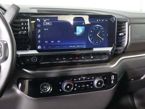 Used 2023 Chevrolet Silverado 1500 LT image 38