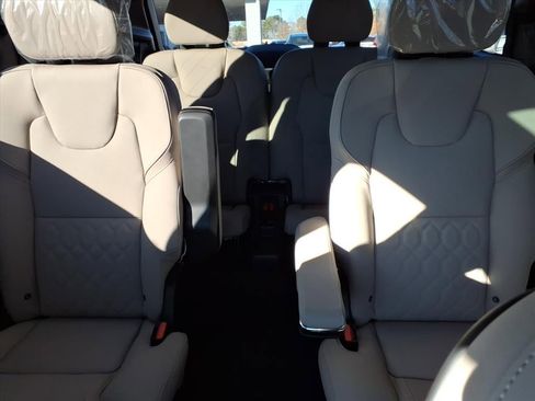New 2026 Volvo XC90 T8 Plus w/ Protection Package Premier AWD/4WD image 15