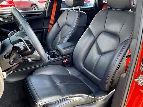 Used 2024 Porsche Macan image 18