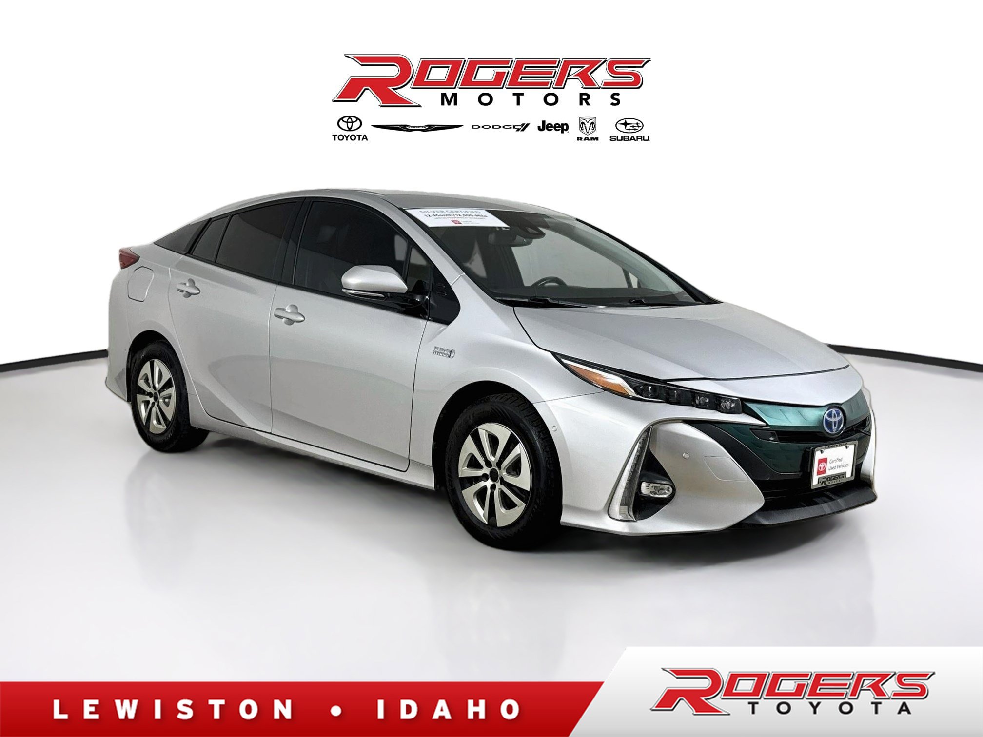 Certified 2017 Toyota Prius Prime Advanced FWD image 1