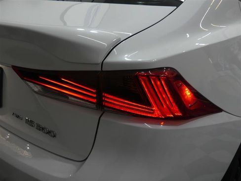 Used 2020 Lexus IS 300 F Sport w/ F Sport Package AWD/4WD image 13