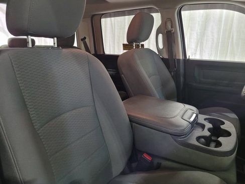 Used 2017 RAM 1500 ST w/ SXT Appearance Group image 39