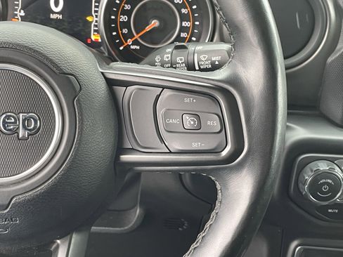 Used 2022 Jeep Wrangler Unlimited Sport image 19