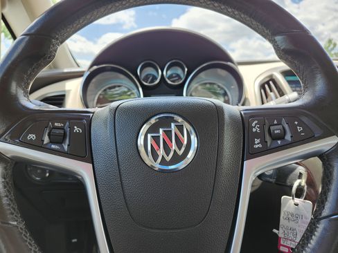 Used 2013 Buick Verano FWD image 24
