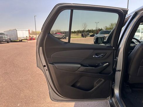 Used 2023 Chevrolet Traverse LT AWD/4WD image 21